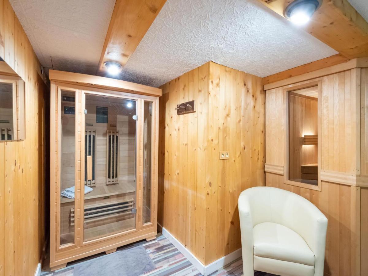 In With A Shared Sauna Apartment *